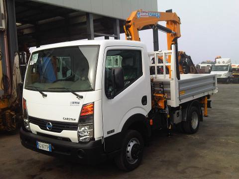 GRU EFFER 42 COMPLETA DI CASSONE RIBALTABILE TRILATERALI MONTATI SU NISSAN CABSTAR - SICILIA