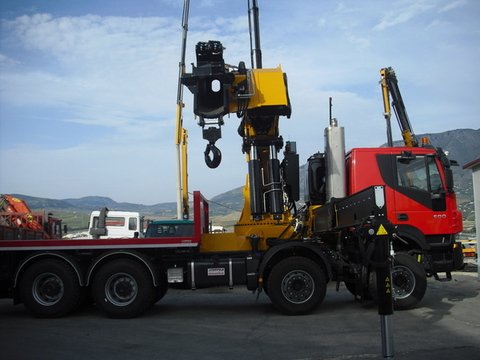 GRU EFFER MOD. 1750/4S MONTATA SU AUTOCARRO/CAMION IVECO 500 4ASSI
