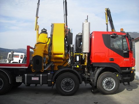 GRU EFFER MOD 1750/4S MONTATA SU AUTOCARRO/CAMION IVECO 500 4 ASSI