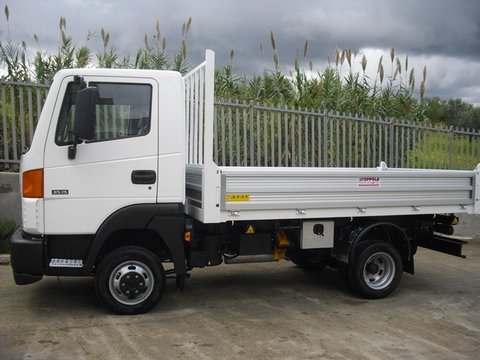 AUTOCARRO/CAMION NISSAN 35.15 ATLEON CON CASSONE RIBALTABILE TRILATERALE