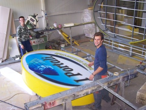 Insegne luminose a Catania e Sicilia PIXEL