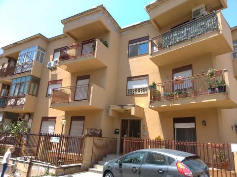 Appartamento in Vendita a Palermo Villagrazia Bassa