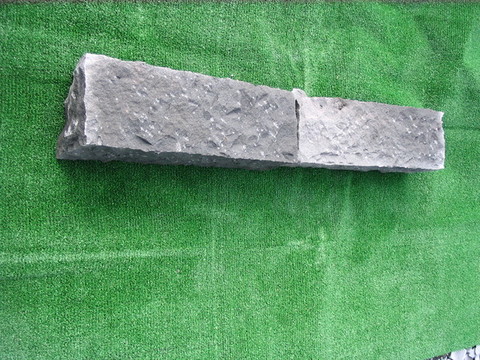 Orlatura tradizionale in pietra lavica