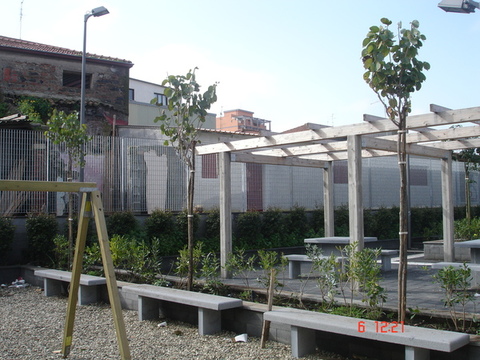 Arredo Urbano in pietra lavica, tavoli e panche in pietra lavica