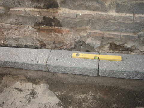 Orlatura tradizionale in pietra lavica