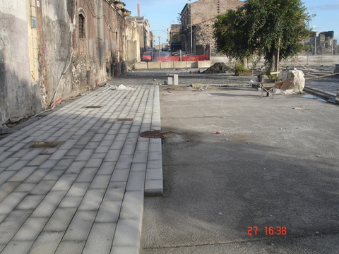 Pavimento in Pietra lavica bocciardato extra