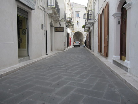 Pavimento in Pietra lavica bocciardato extra