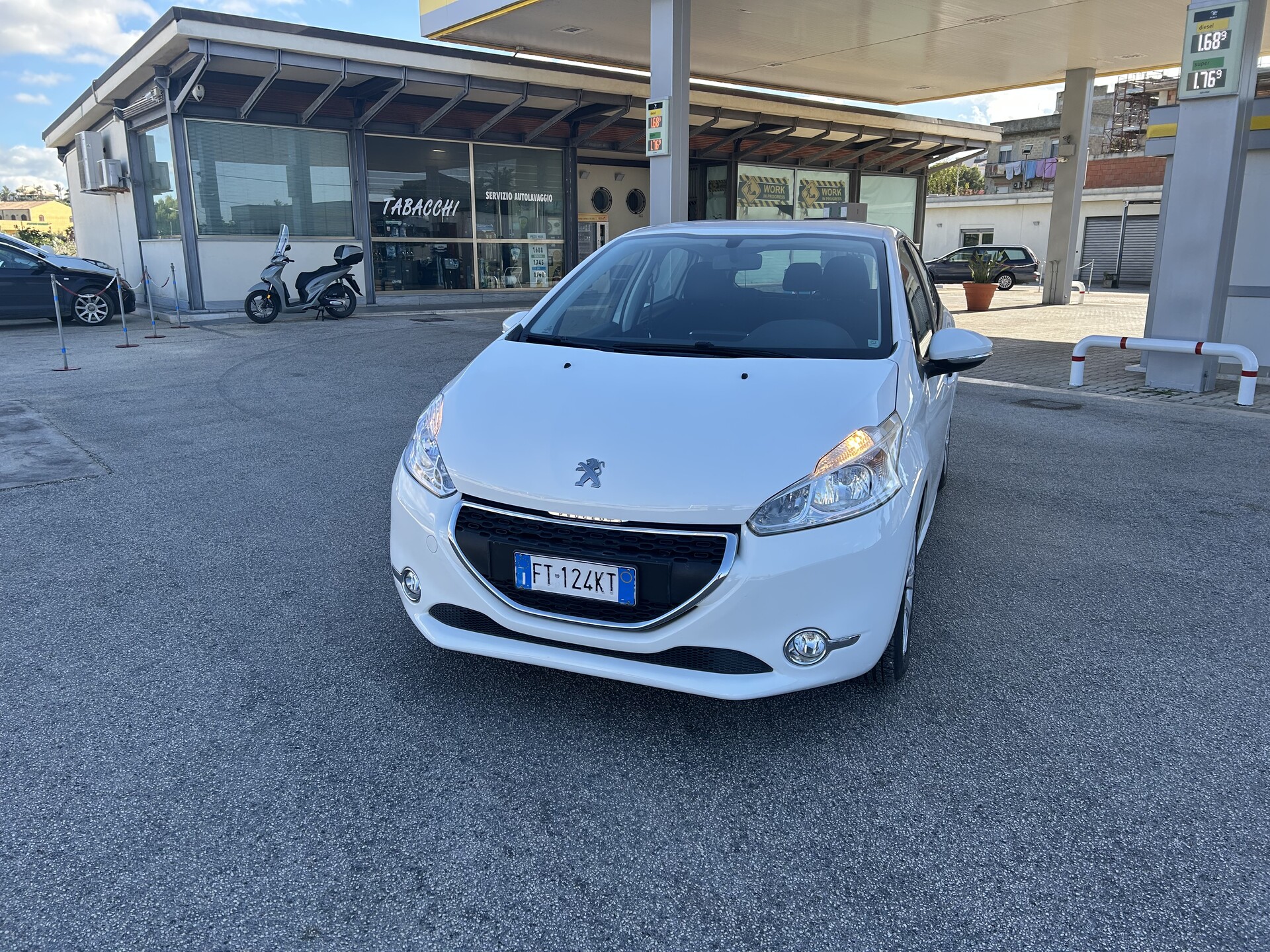 Peugeot 208 Benzina