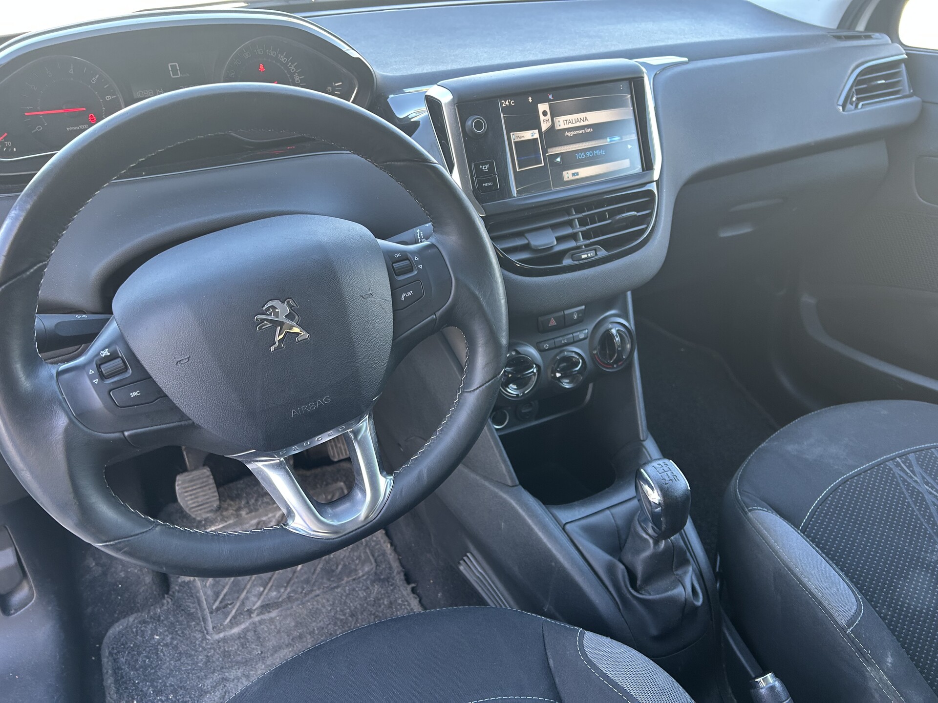 Peugeot 208 Benzina