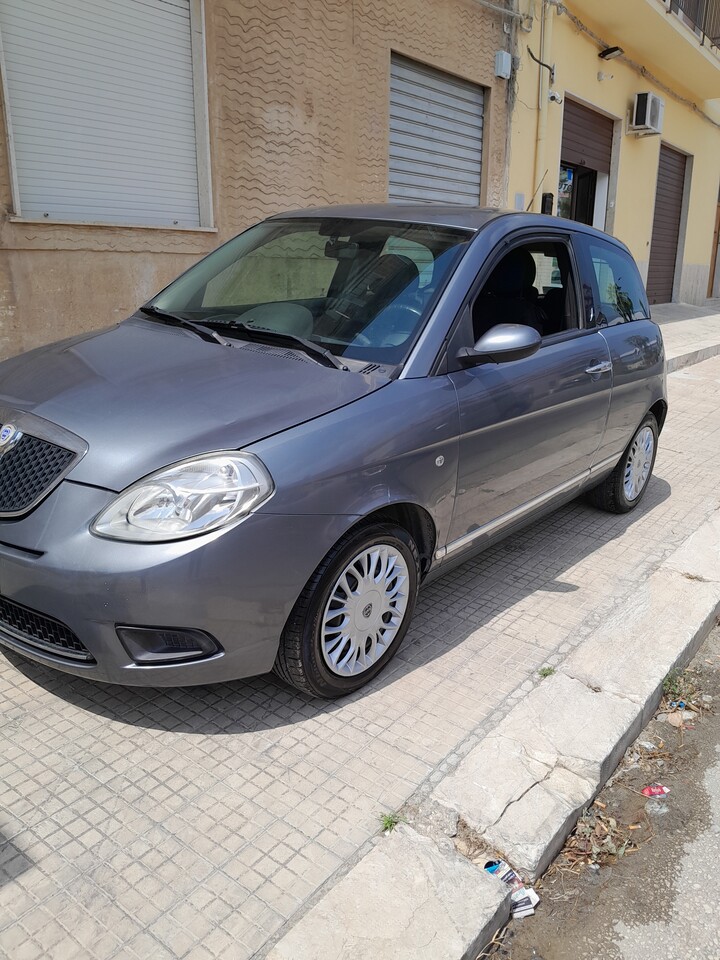 Lancia Ypsilon Benzina