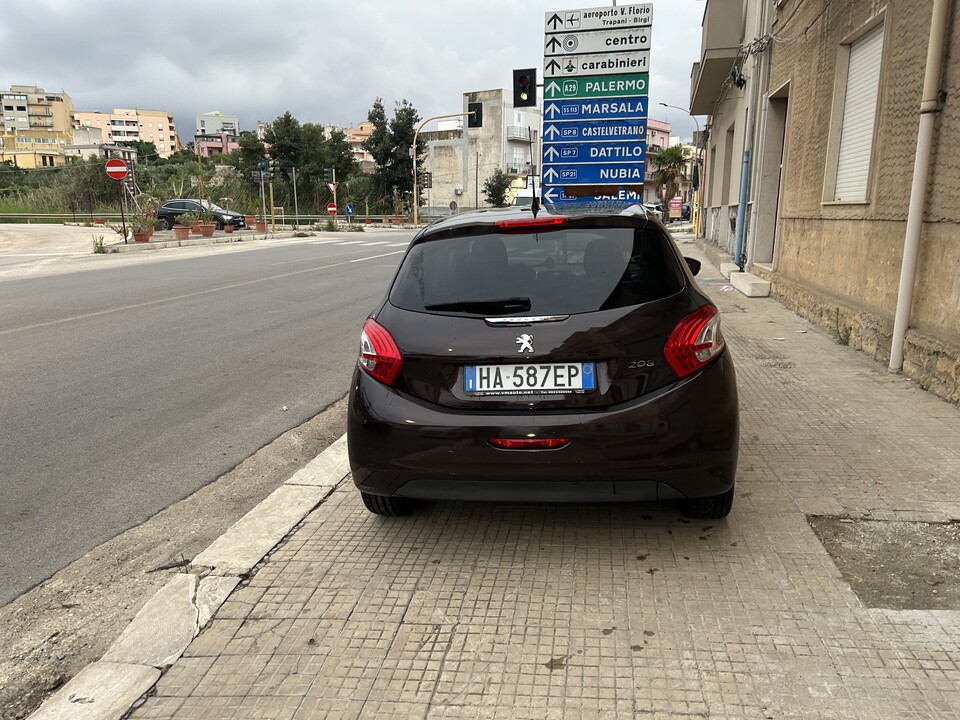 Peugeot 208 Benzina