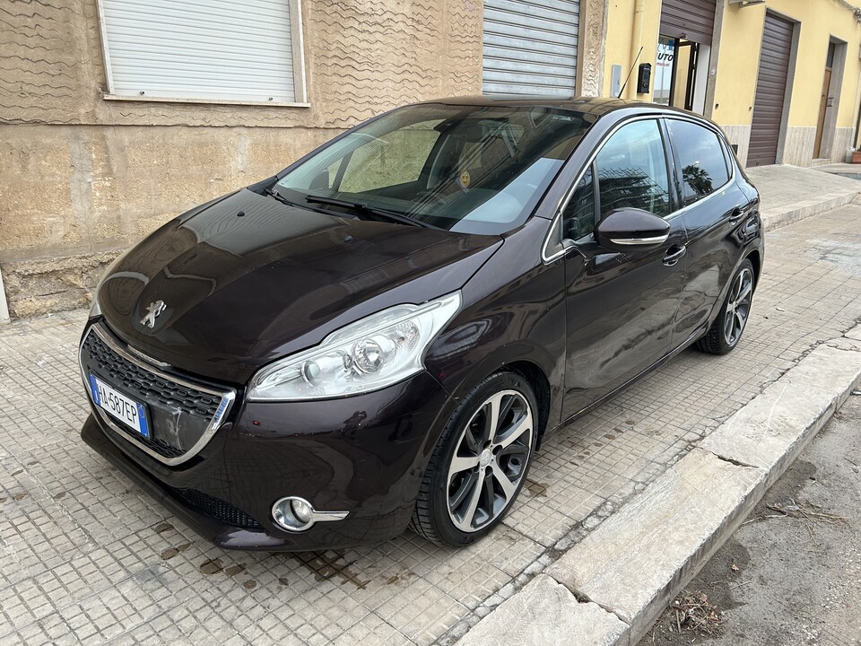 Peugeot 208 Benzina