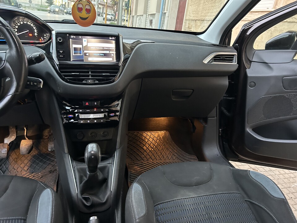 Peugeot 208 Benzina