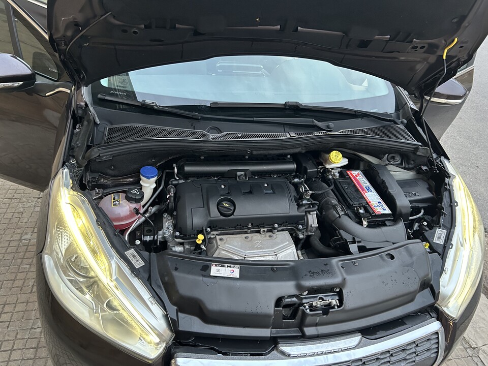 Peugeot 208 Benzina
