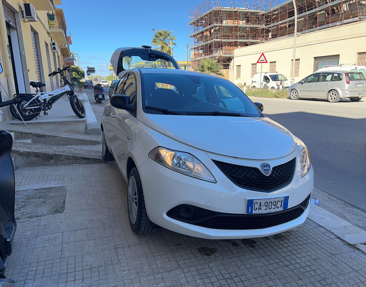 Lancia Ypsilon Benzina
