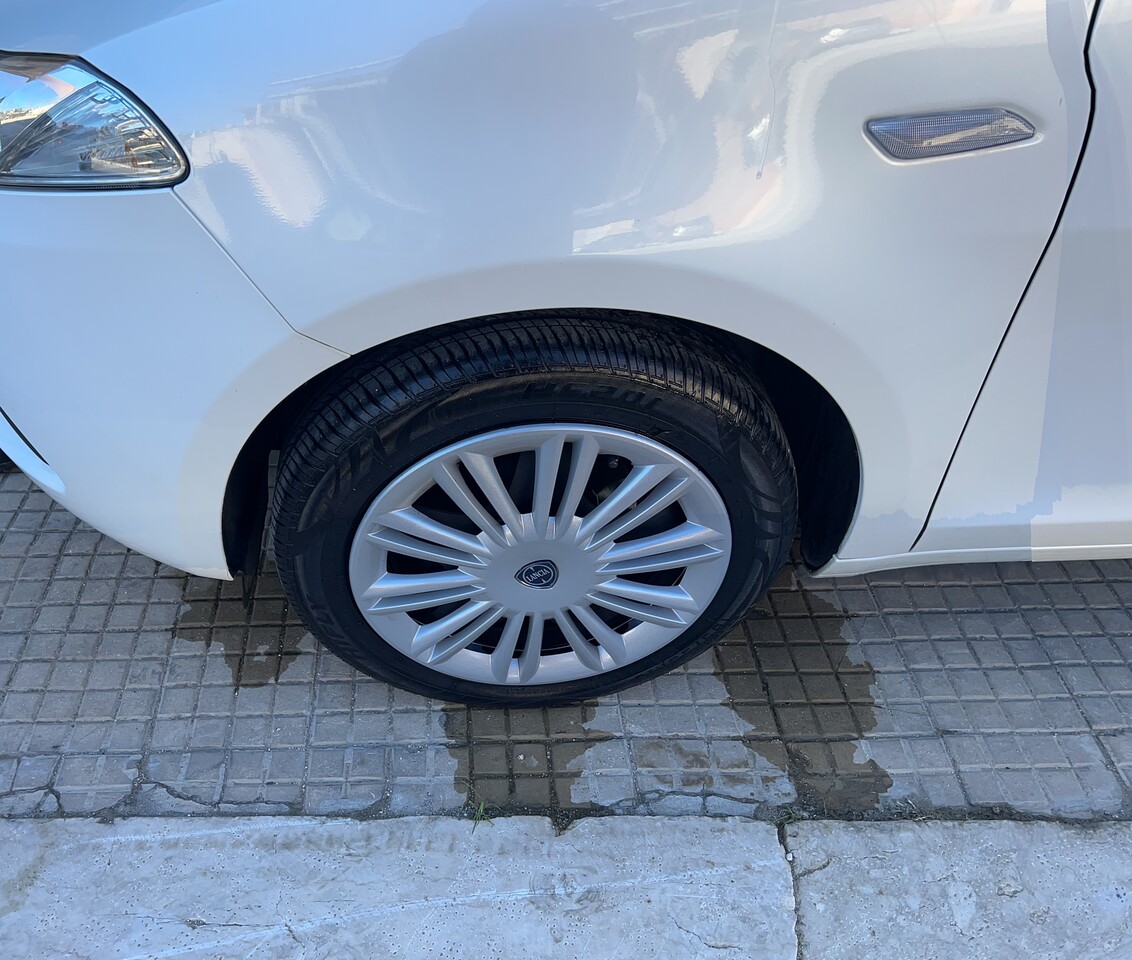 Lancia Ypsilon Benzina