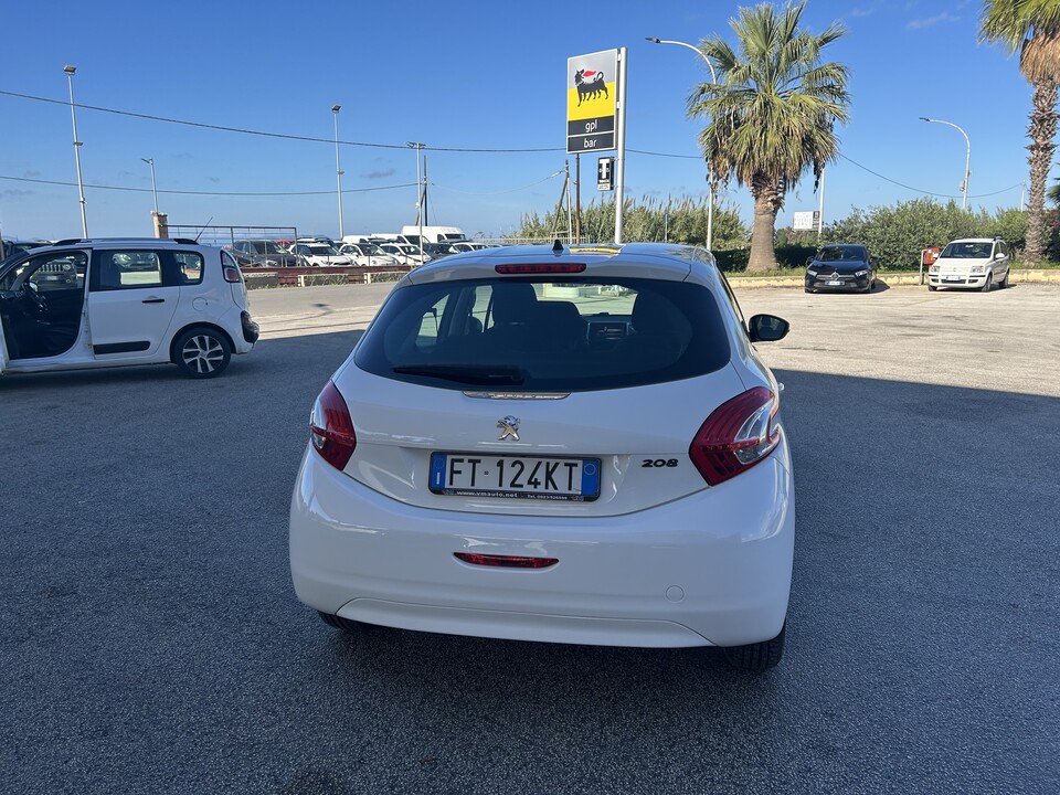 Peugeot 208 Benzina