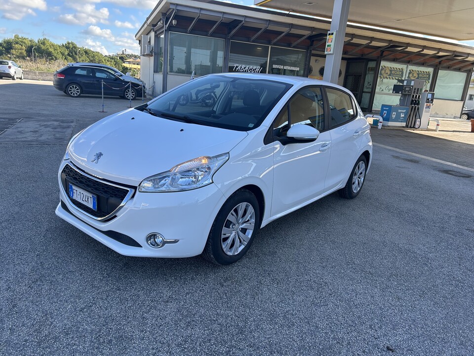 Peugeot 208 Benzina
