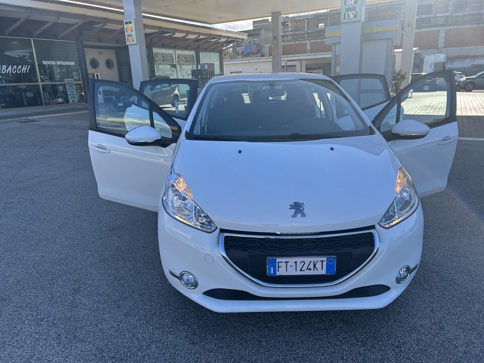 Peugeot 208 Benzina
