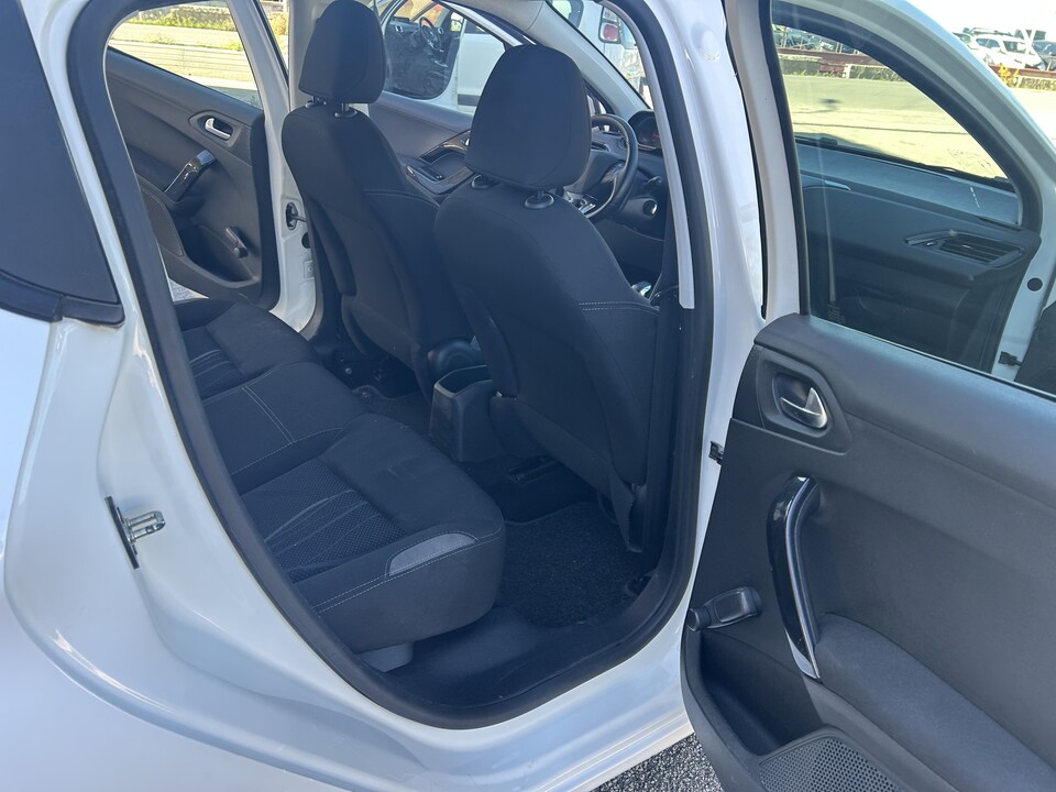 Peugeot 208 Benzina