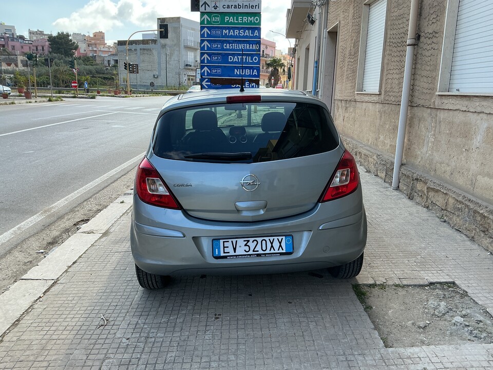Opel Corsa GPL / Benzina