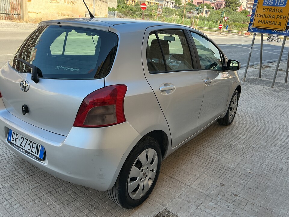 Toyota Yaris Benzina