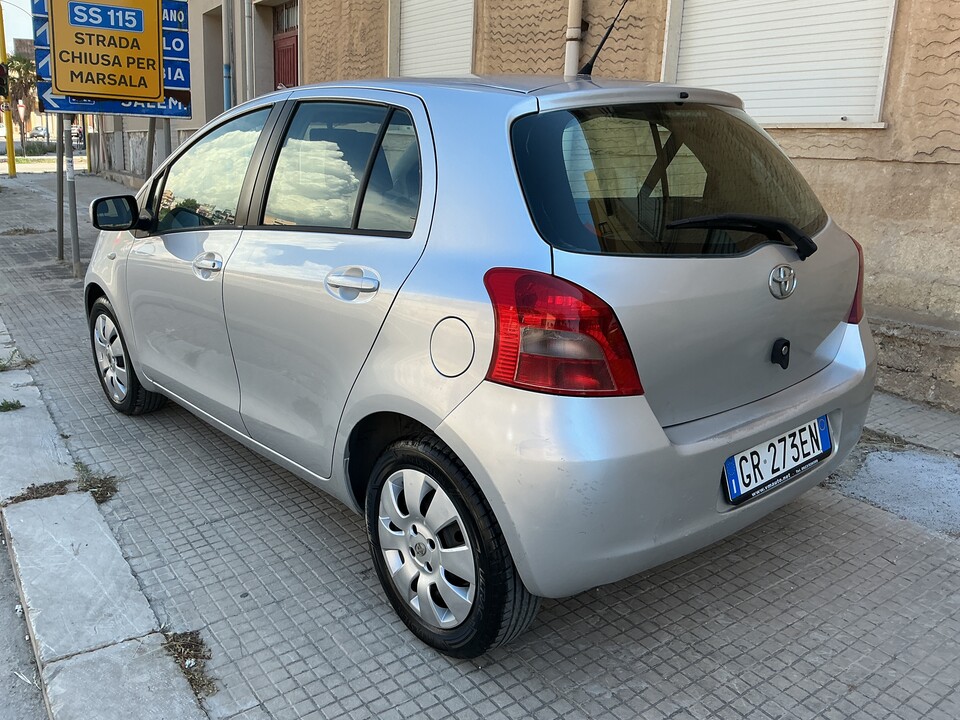 Toyota Yaris Benzina