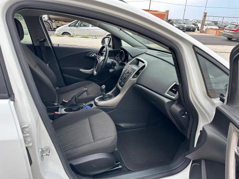 Opel Astra Sport Tourer GPL / Benzina