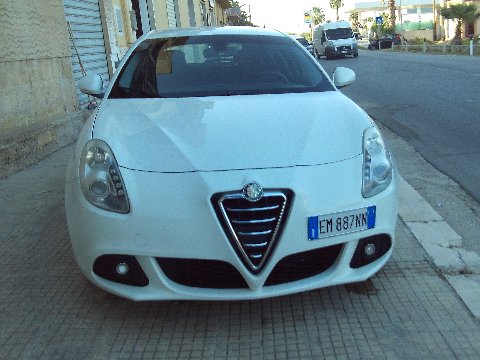 Alfa Romeo Giulia  Benzina