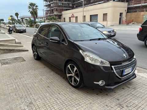 Peugeot 208 Benzina