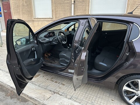 Peugeot 208 Benzina