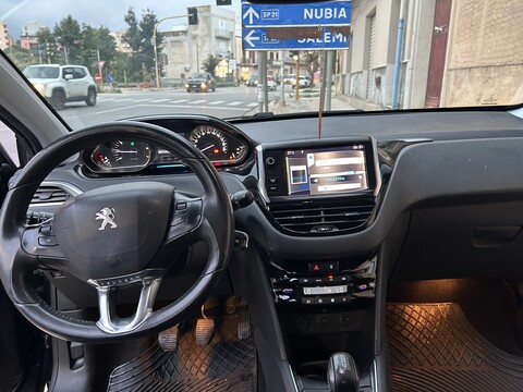 Peugeot 208 Benzina