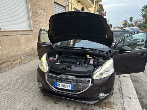 Peugeot 208 Benzina