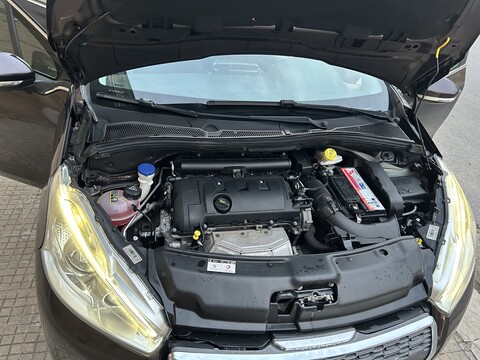 Peugeot 208 Benzina
