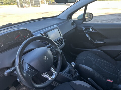 Peugeot 208 Benzina