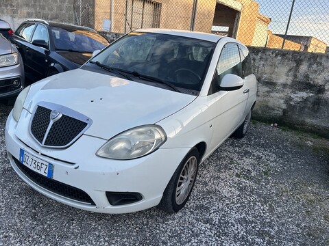 Lancia Y Benzina
