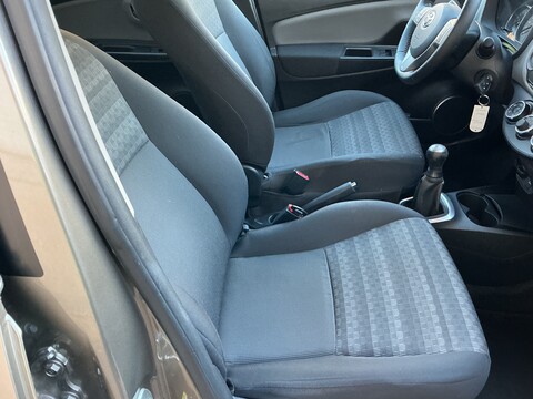 Toyota Yaris Benzina