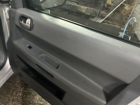 Mitsubishi Colt Elettrica