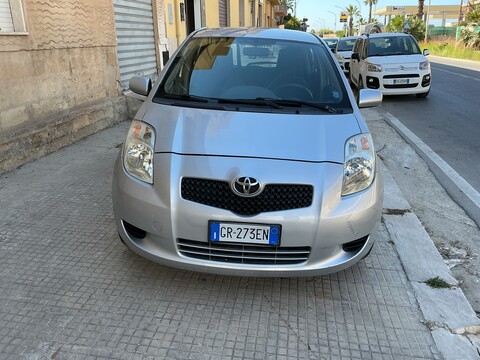 Toyota Yaris Benzina