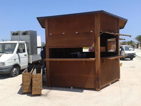 CHIOSCHI E FIORIERE AREA MERCATALE Zona balneare di Marina di Priolo Gargallo