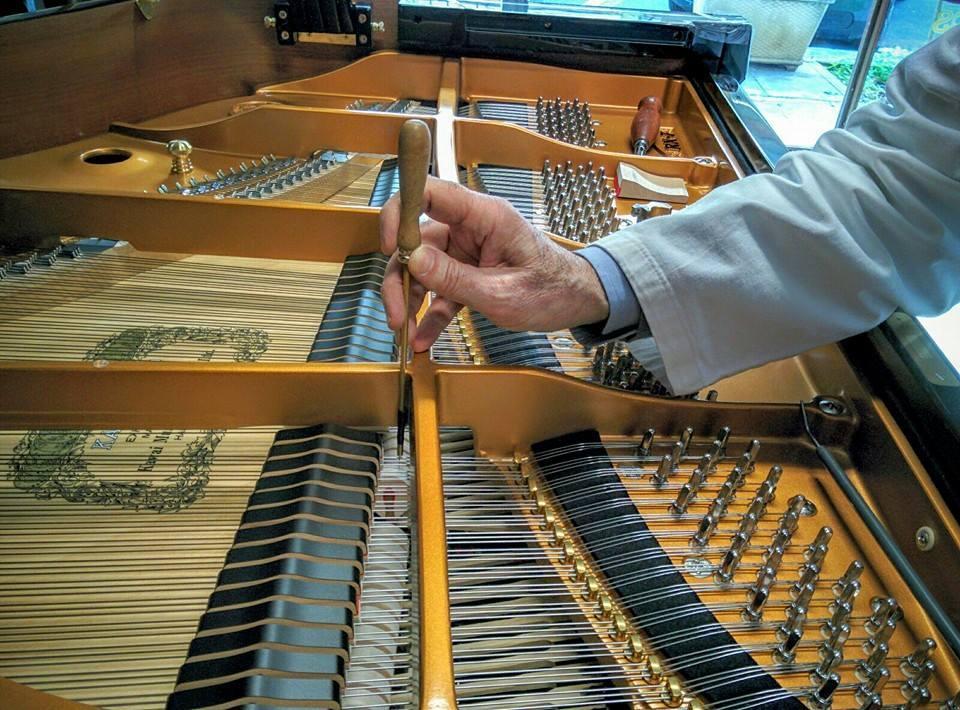 LA PREPARAZIONE DI UN PIANOFORTE