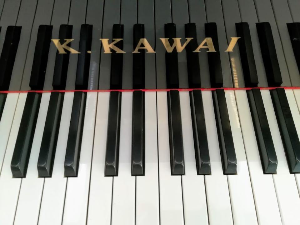 Pianoforte quartocoda KAWAI GM10K