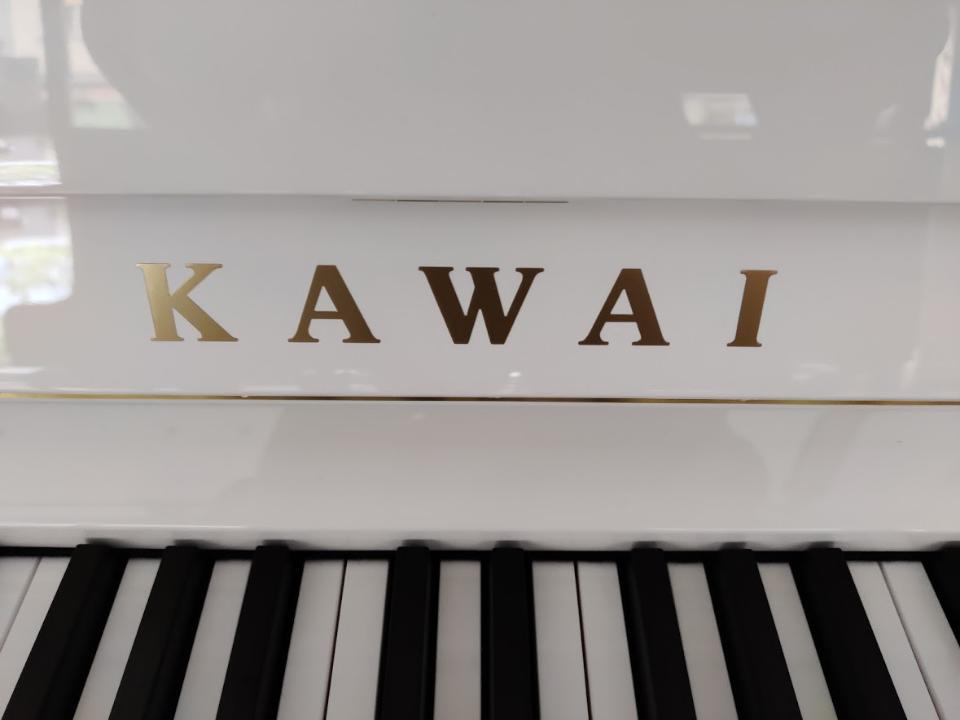 NUOVO PIANOFORTE VERTICALE KAWAI K 200 BIANCO