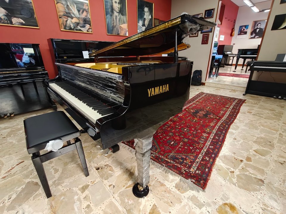ALTRA OCCASIONE PARI AL NUOVO: PIANOFORTE A CODA YAMAHA C 3