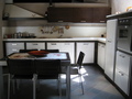Cucina in muratura, ante rovere bianco Chiaramonte Mobilificio Casmene Muratura ante Rovere bianco