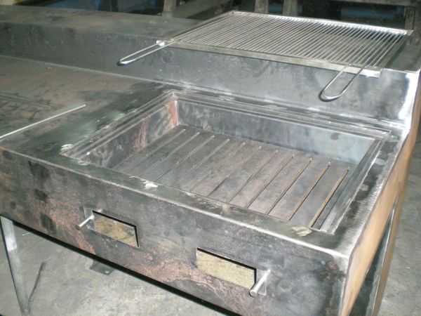 BARBECUE IN LAMIERA CORTEN