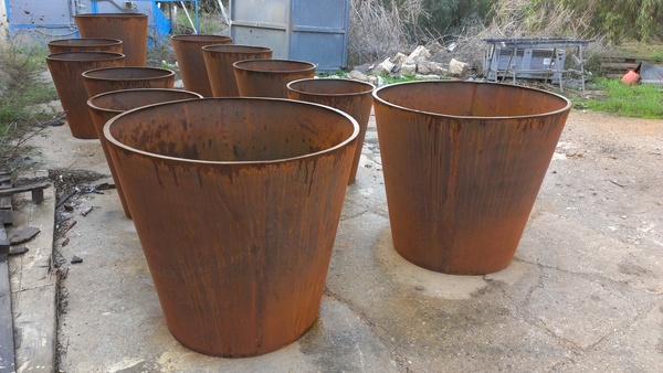 VASI IN LAMIERA CORTEN