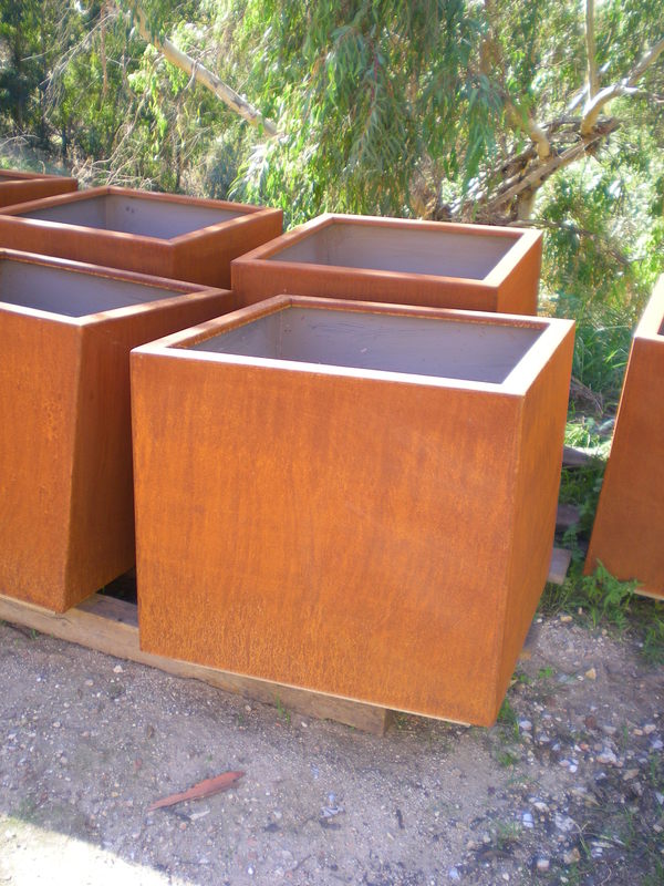 FIORIERE IN CORTEN