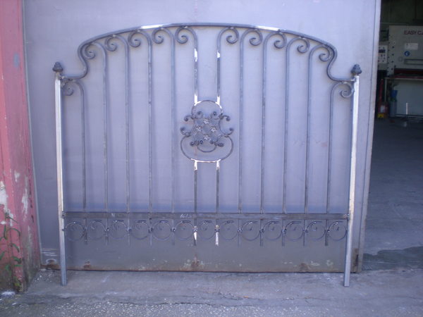 PRODUZIONE CANCELLI IN FERRO