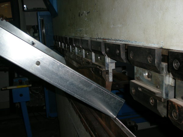 COMPONENTI METALLICI PER PISCINE